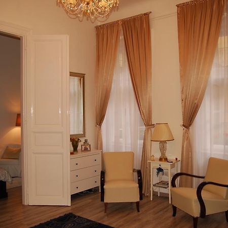 Balazs Apartment - Oktogon Budapest Luaran gambar