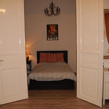 Balazs Apartment - Oktogon Budapest Luaran gambar