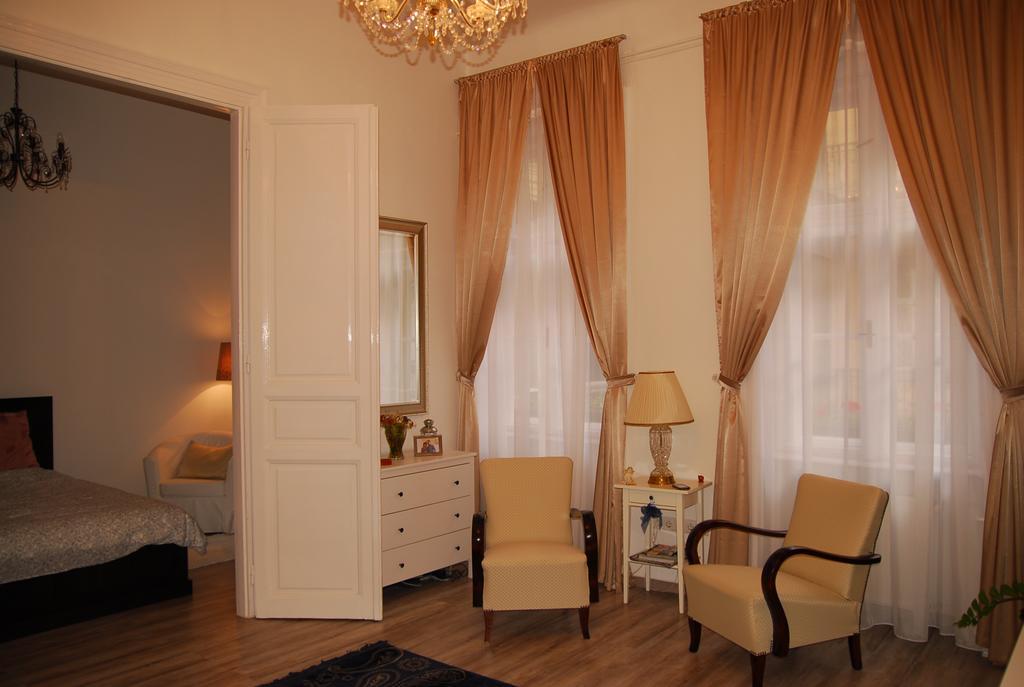 Balazs Apartment - Oktogon Budapest Luaran gambar