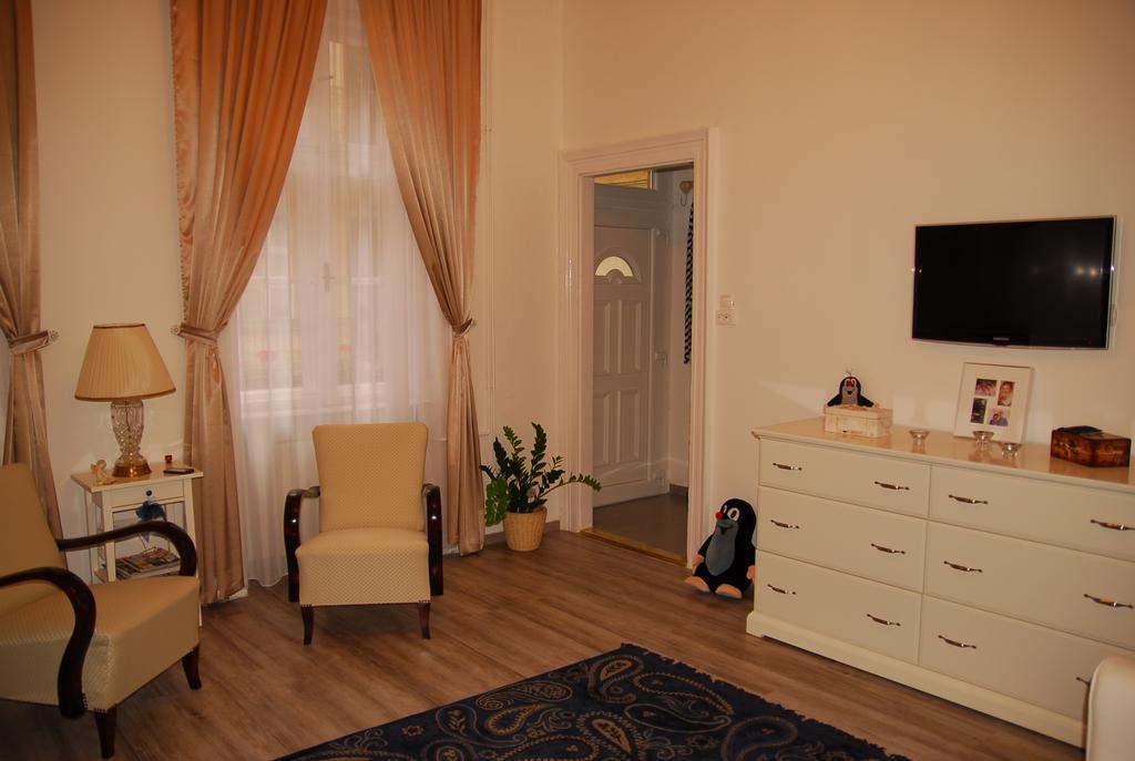 Balazs Apartment - Oktogon Budapest Luaran gambar