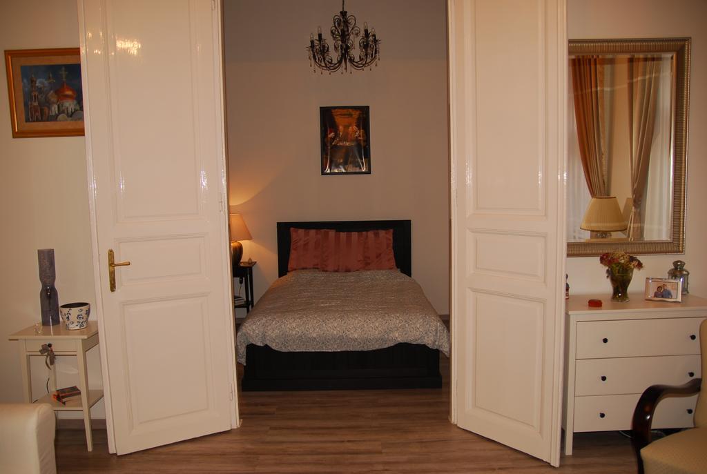 Balazs Apartment - Oktogon Budapest Luaran gambar